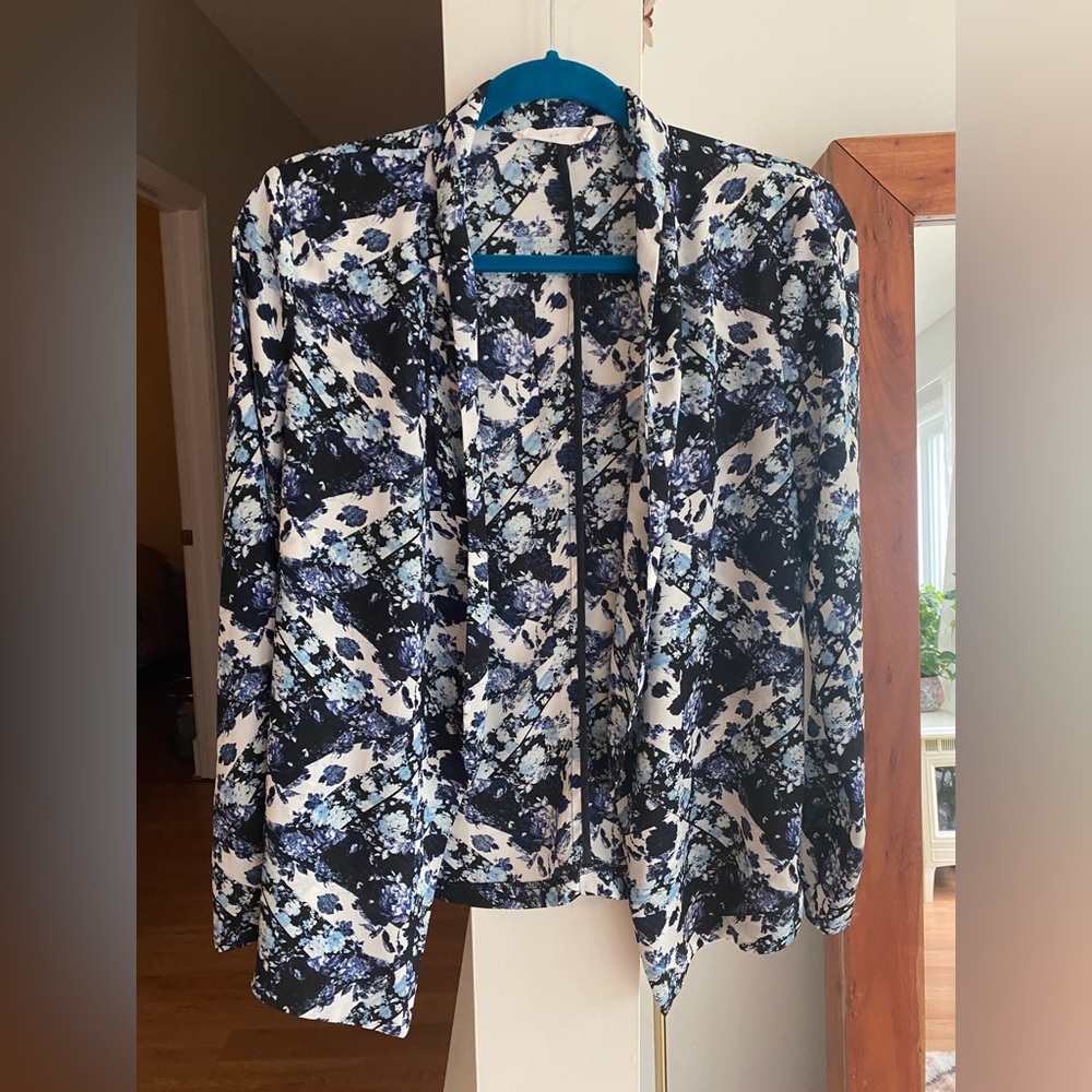 LUSH Blue Floral Print Open Front Lightweight Long Sleeve Blouse